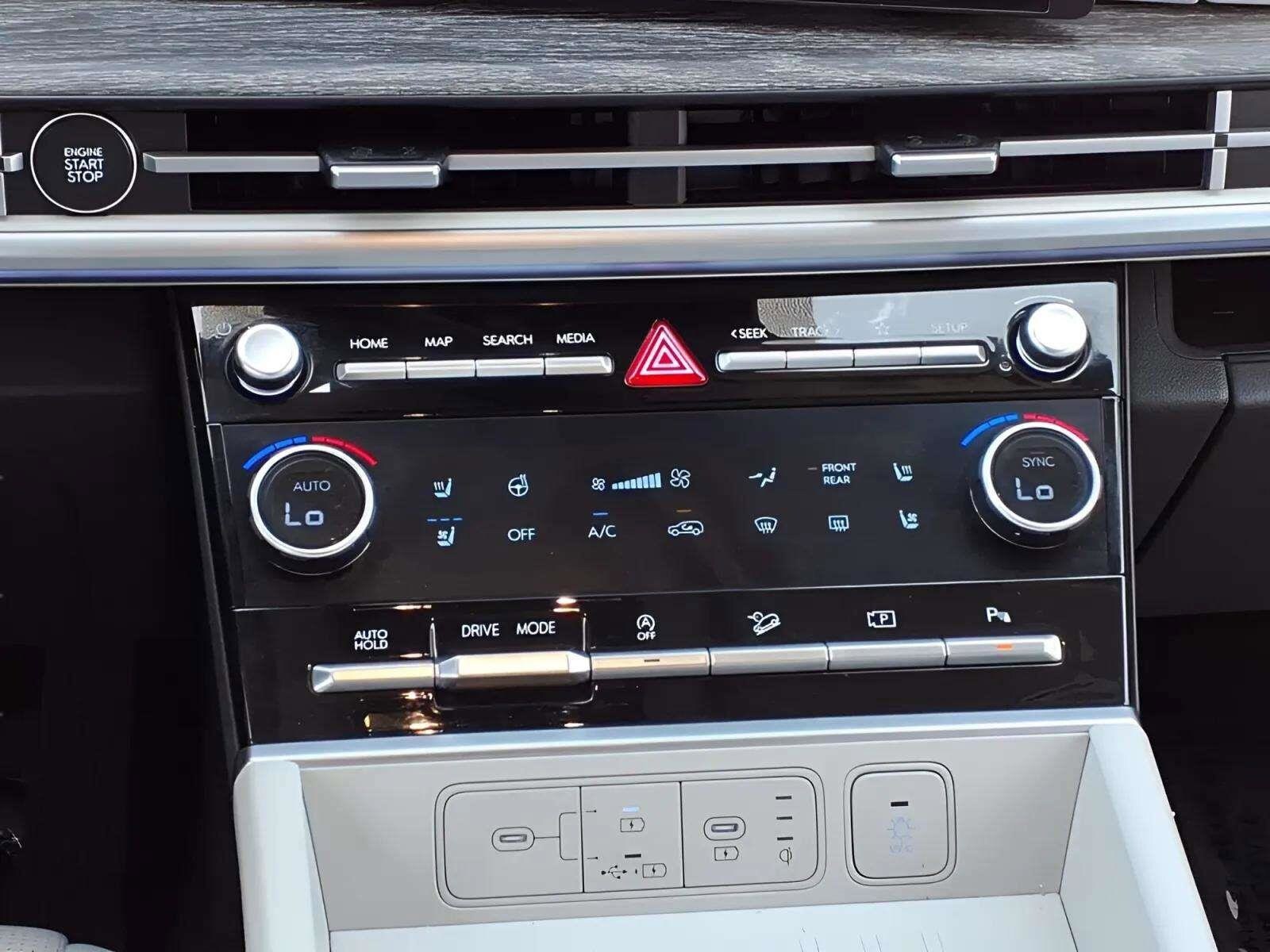 2024 Hyundai Santa Fe Limited - Photo 13