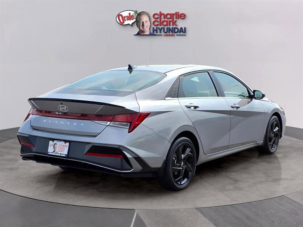 2026 Hyundai Elantra SEL - Photo 5