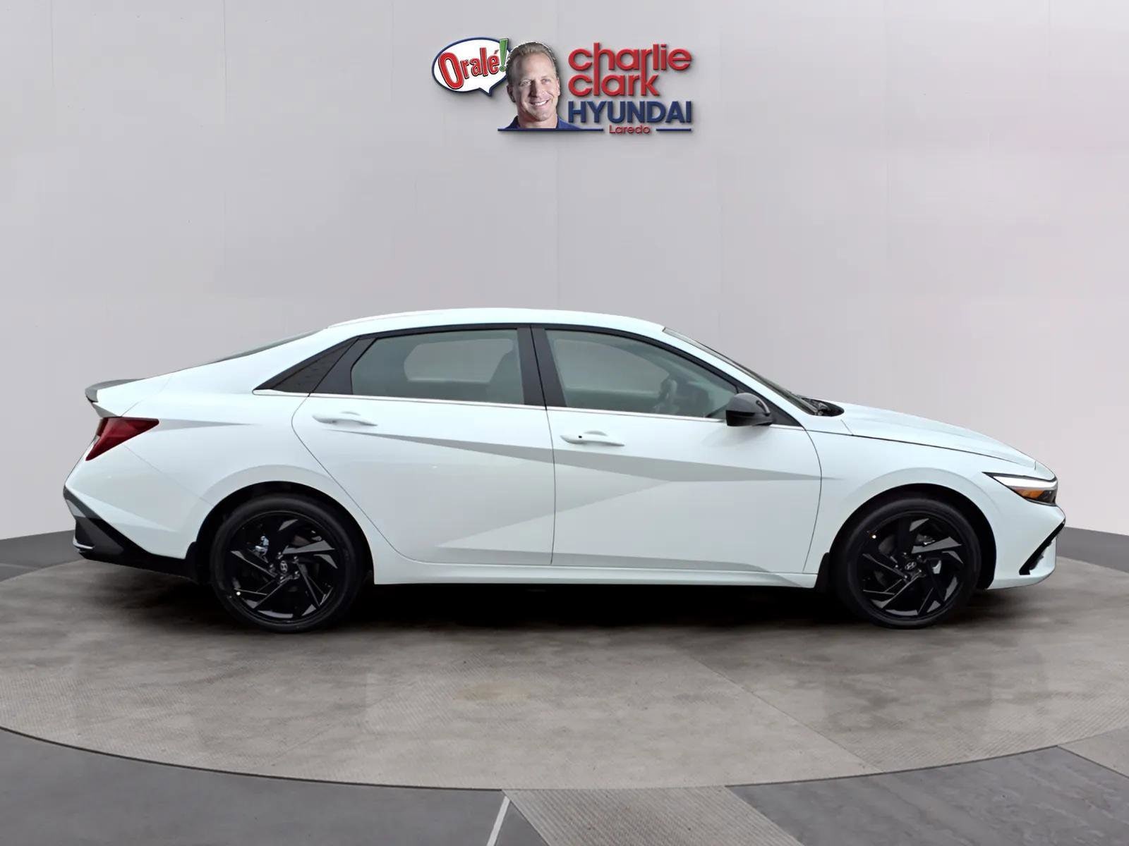 2026 Hyundai Elantra SEL - Photo 6
