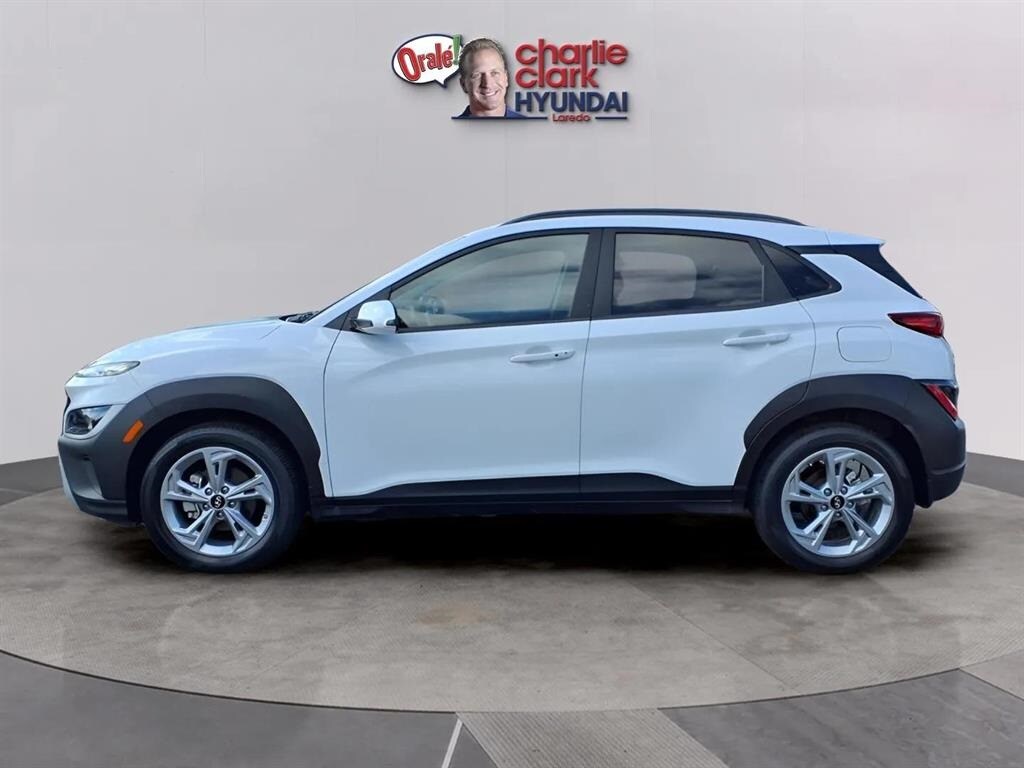 2023 Hyundai Kona SEL photo 2