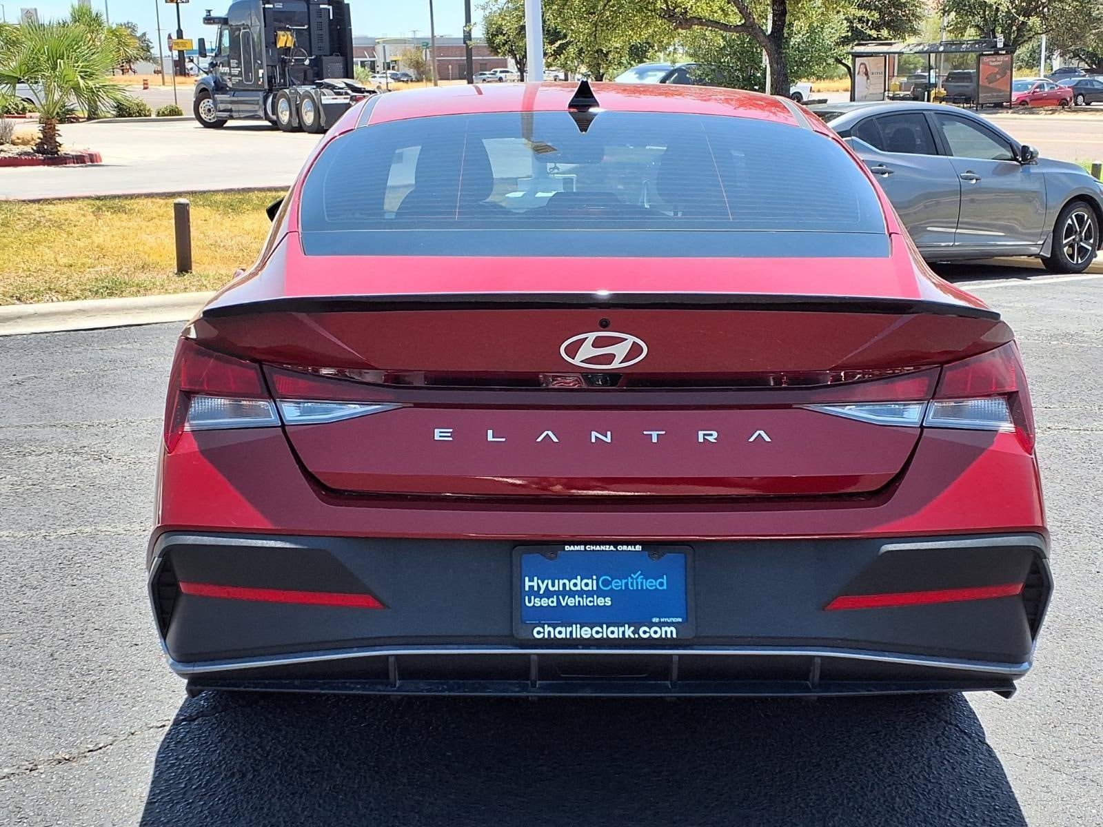 2025 Hyundai Elantra SEL - Photo 6