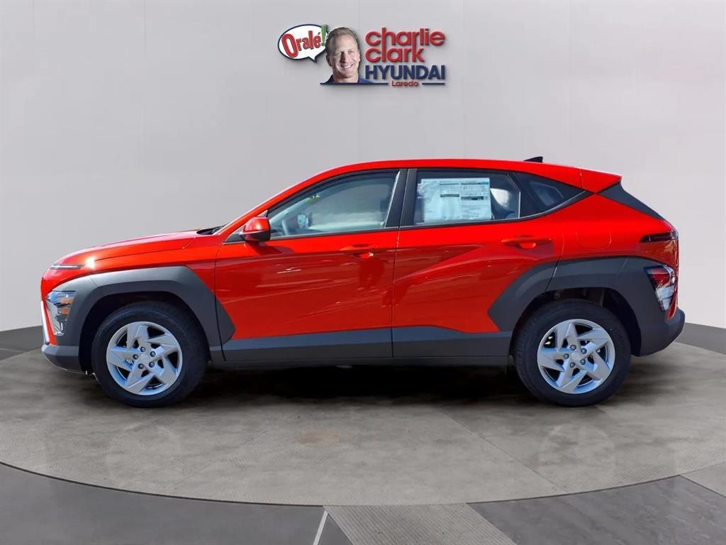 2026 Hyundai Kona SE photo 2