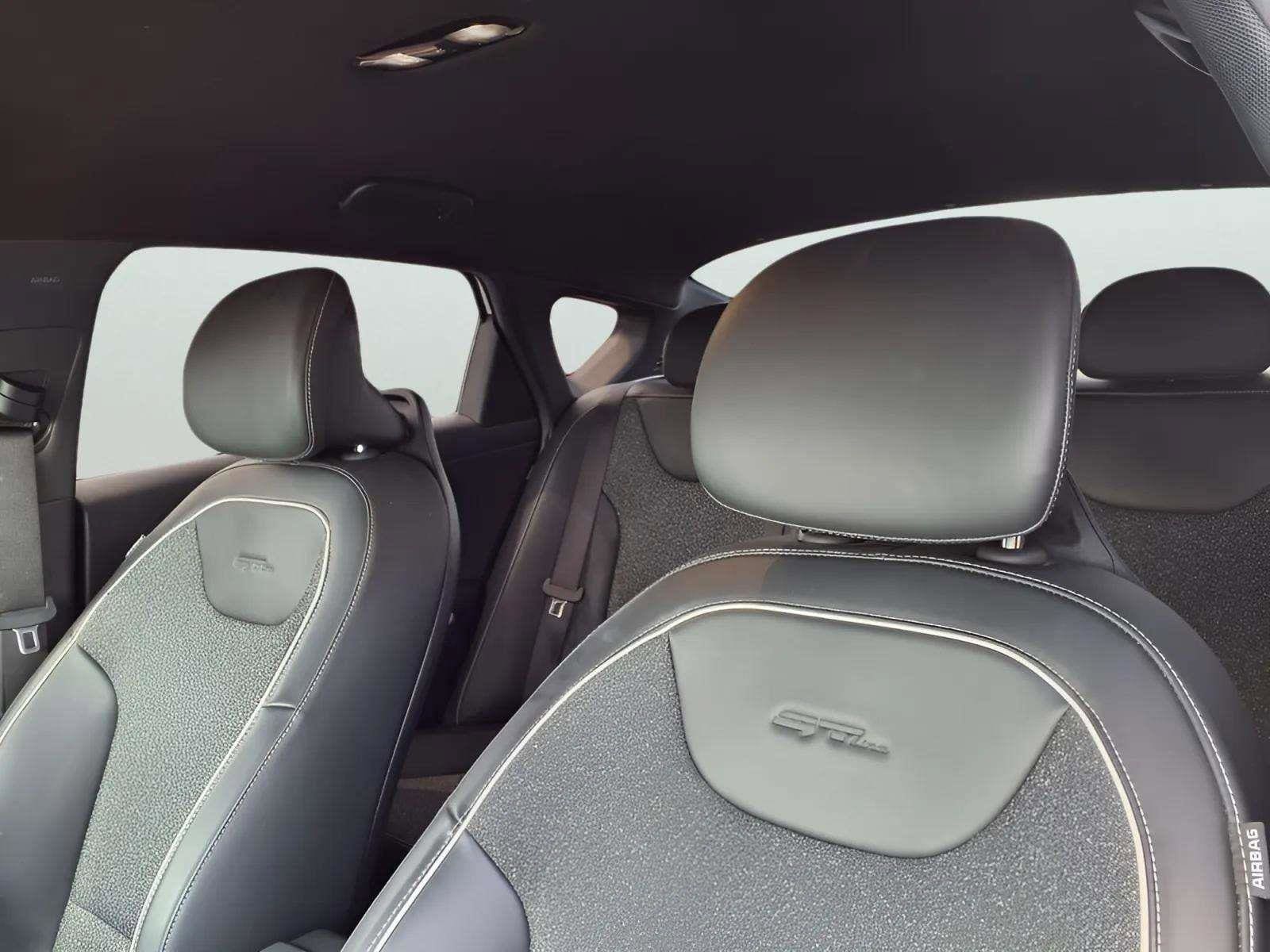 2025 Kia K4 GT-Line - Photo 15