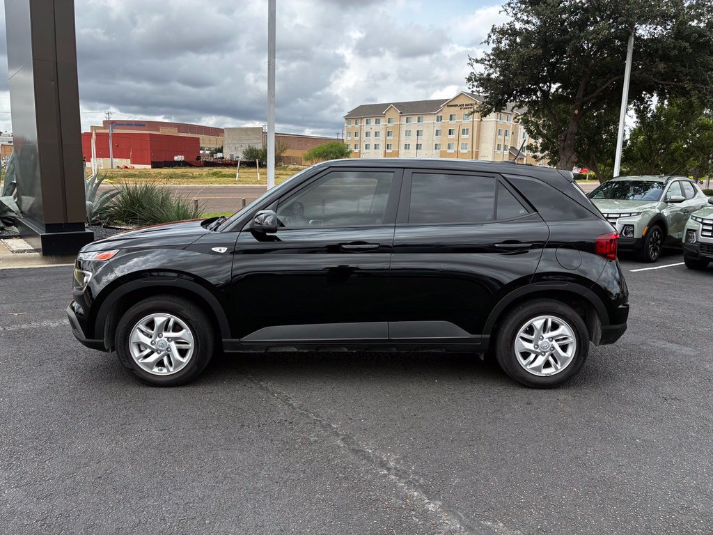 Used 2025 Hyundai Venue SE SUV