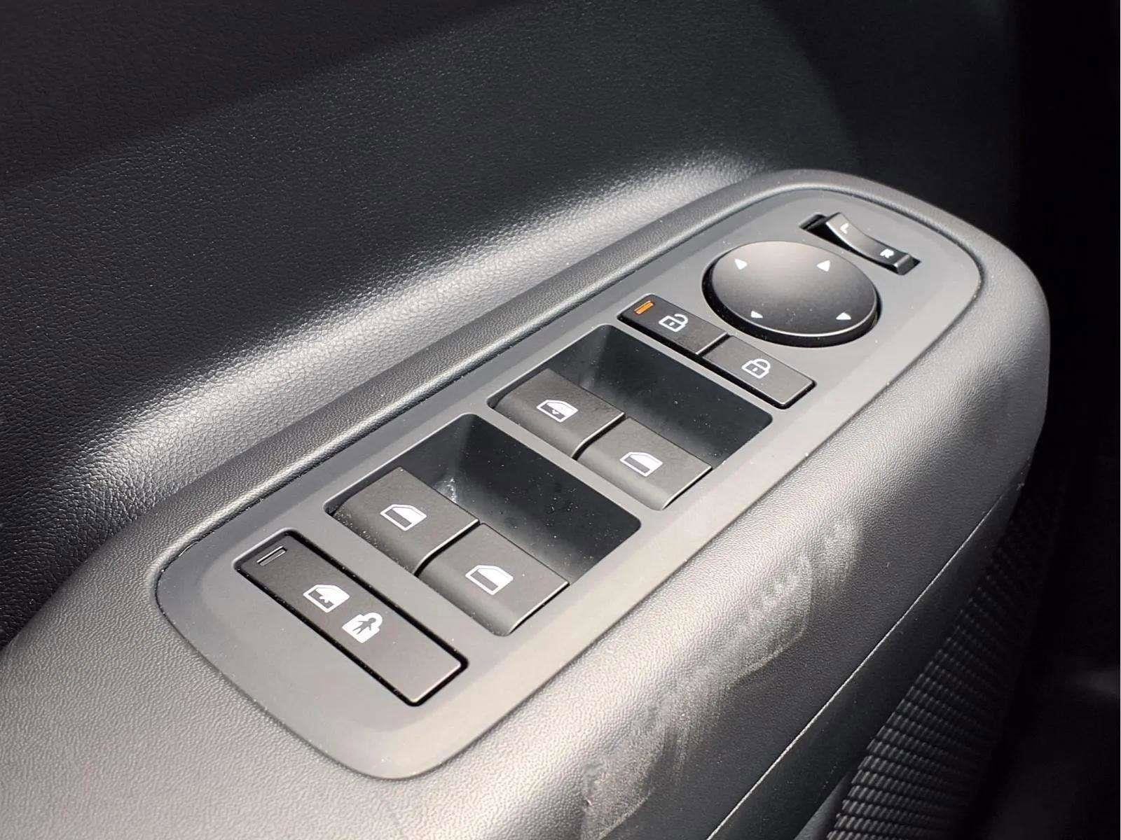 2026 Hyundai Santa Fe SE - Photo 18