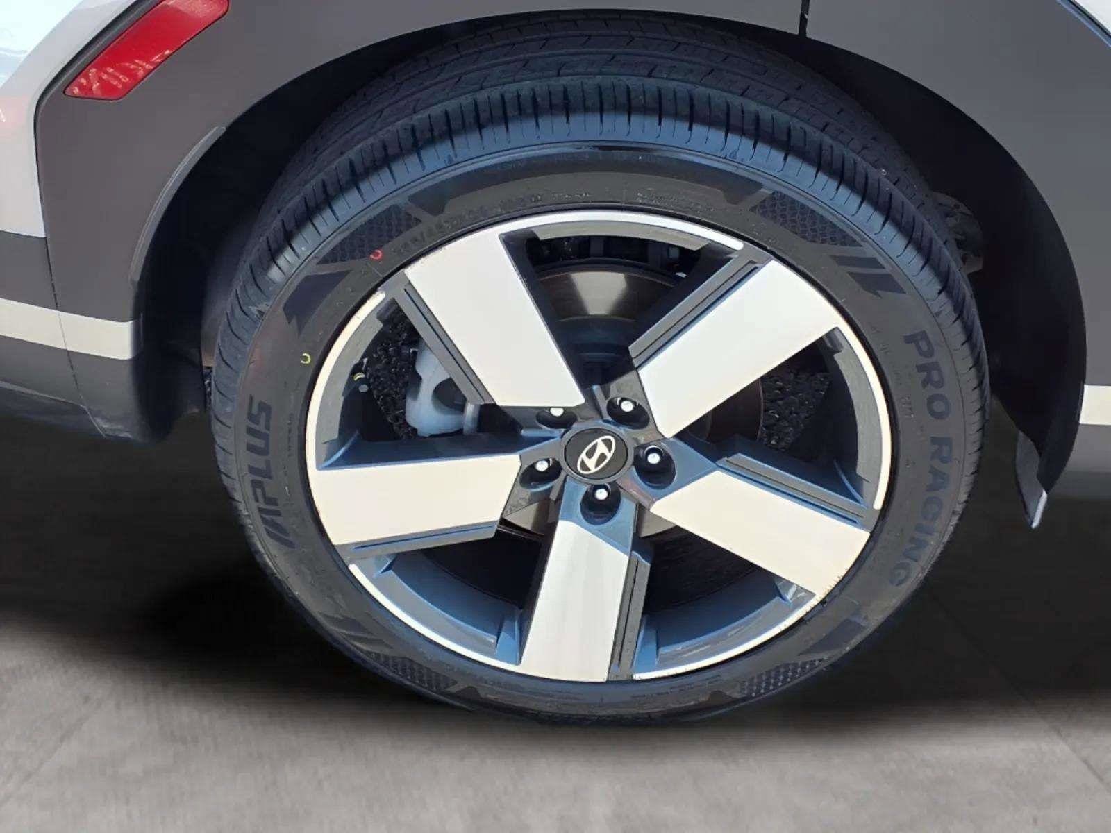 2024 Hyundai Santa Fe Limited - Photo 19