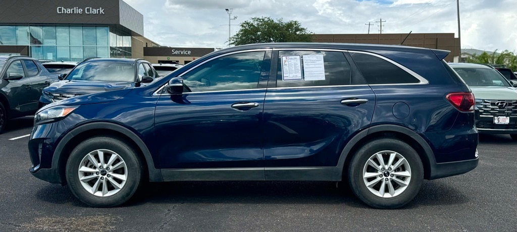 Used 2020 Kia Sorento LX with VIN 5XYPG4A3XLG669871 for sale in Laredo, TX