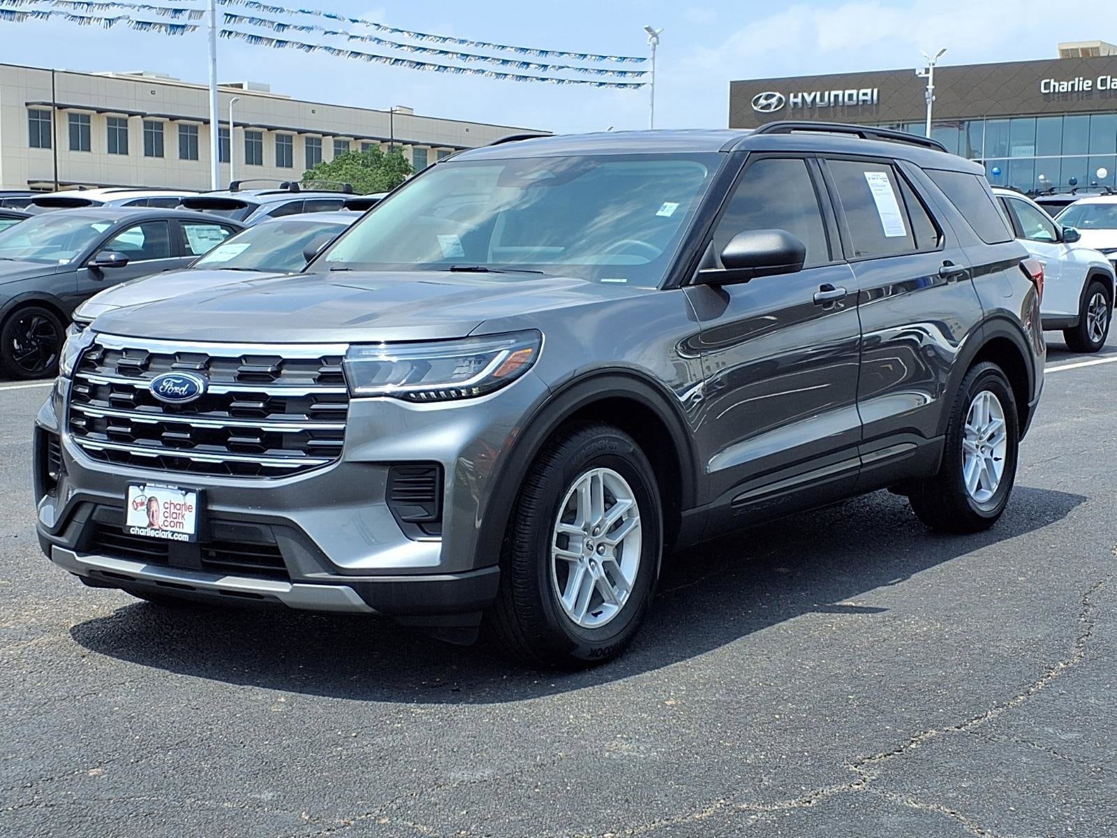 2026 Ford Explorer's photo