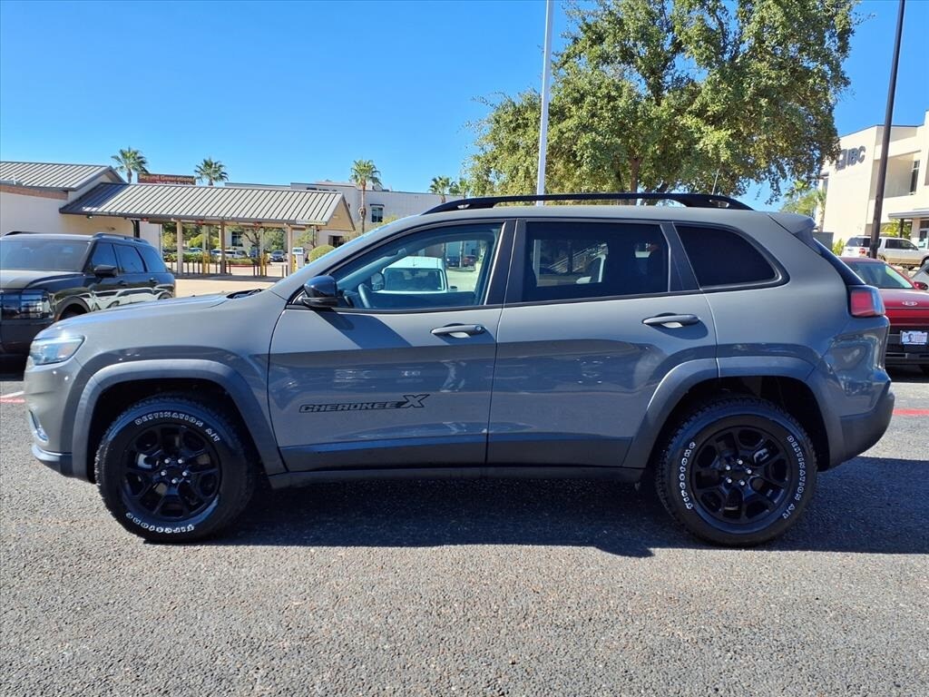 2022 Jeep Cherokee Latitude photo 2