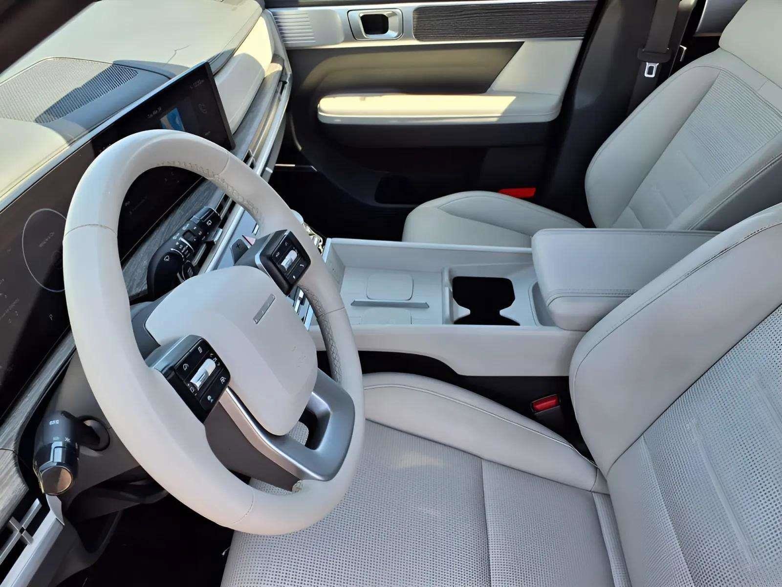 2024 Hyundai Santa Fe Limited - Photo 14