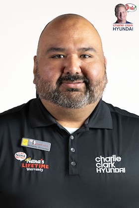 Staff member Roland Gonzalez from ID_2e3ecc