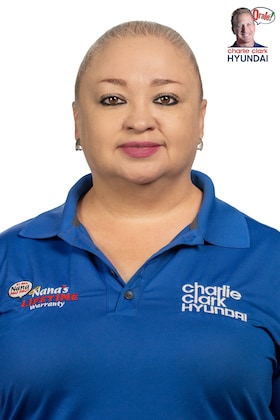 Staff member Viviana Villarreal from ID_3a1f44