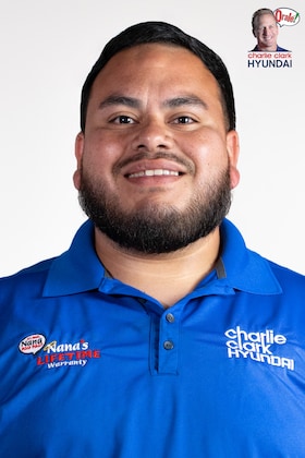 Staff member Israel Saucedo from ID_f3ff01