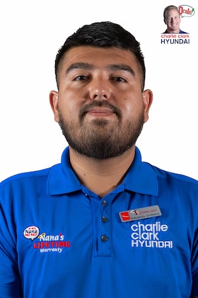 Staff member Eduardo Urdiano from ID_f3ff01