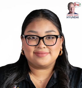 Staff member     Joselynn Herrera from ID_55dff5