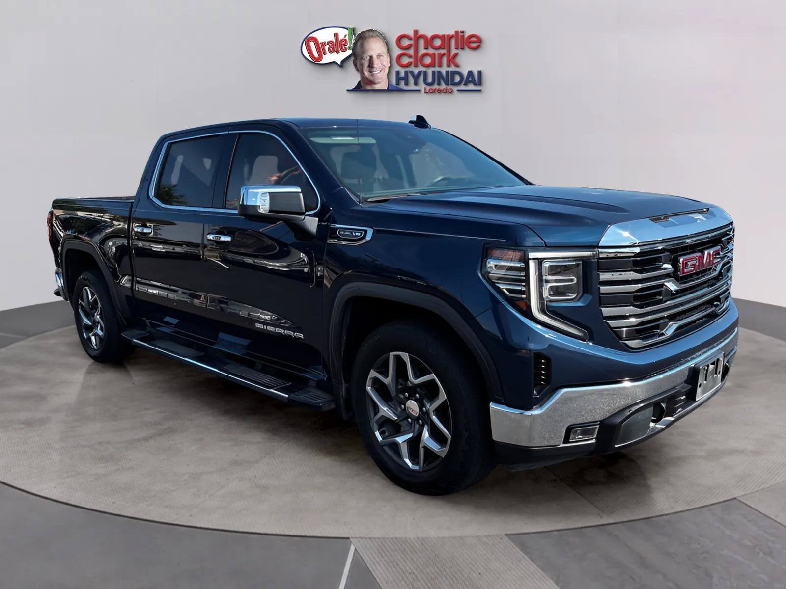 2023 GMC Sierra 1500 SLT - Photo 7