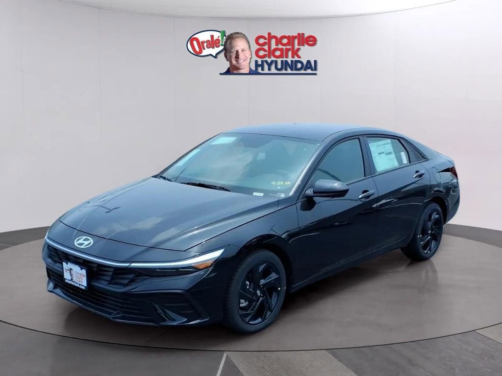 2026 Hyundai Elantra 2.0 SEL Sport IVT's photo