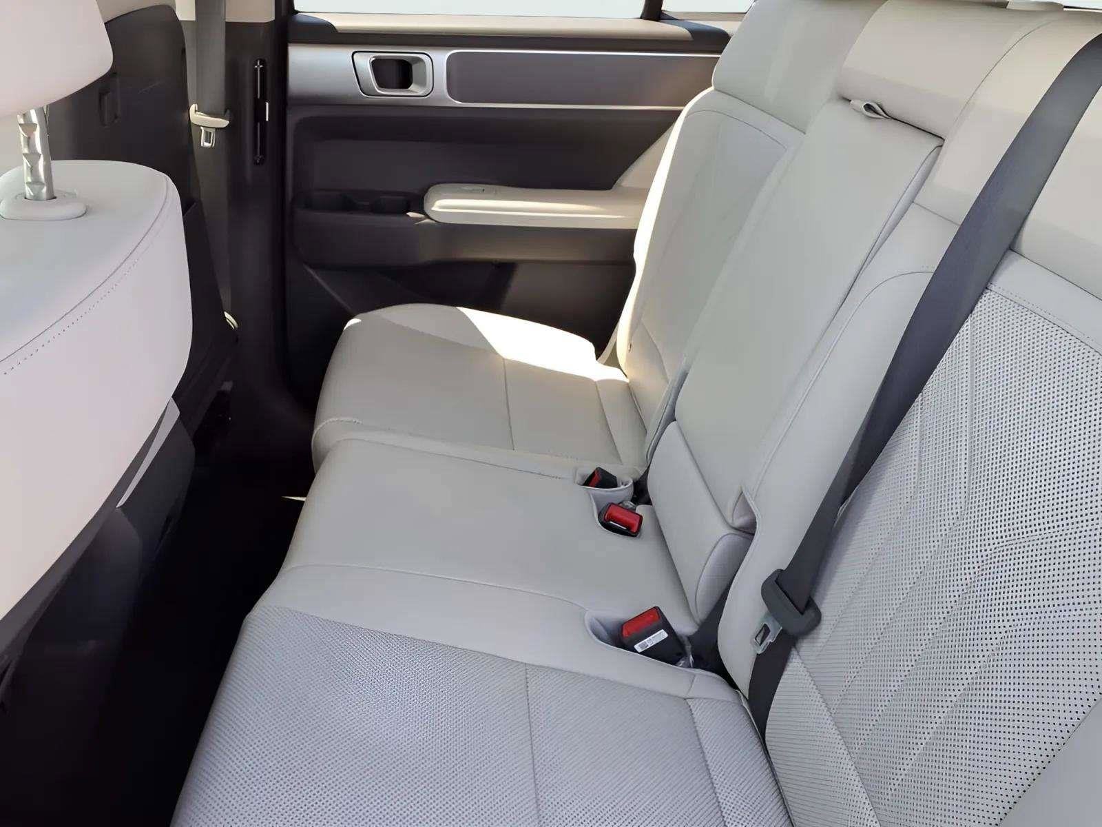 2025 Hyundai Santa Fe SEL - Photo 10