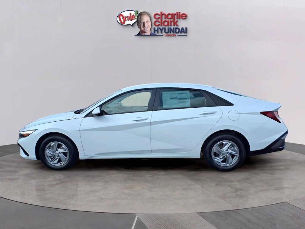 New 2026 Hyundai Elantra SE Sedan