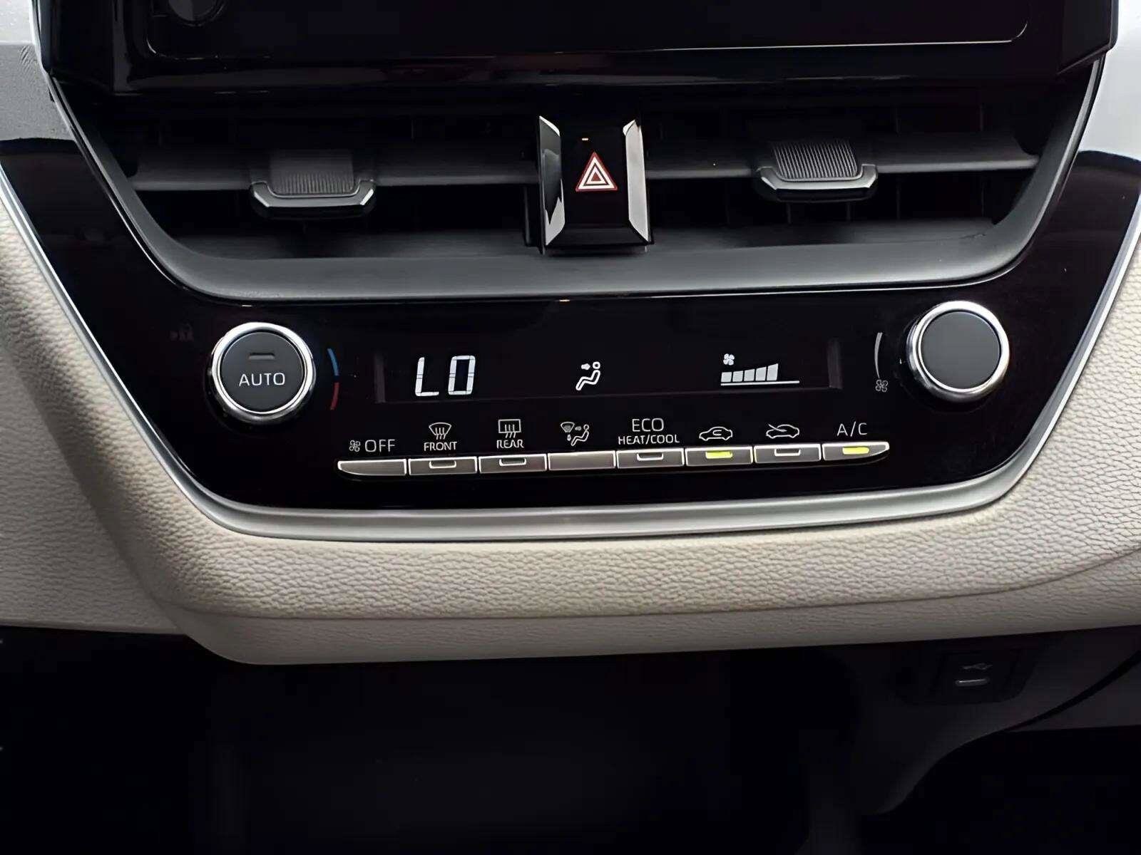 2024 Toyota Corolla LE - Photo 13