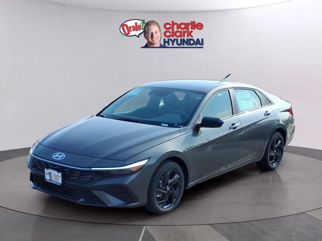 2026 Hyundai Elantra 2.0 SEL Sport IVT's photo