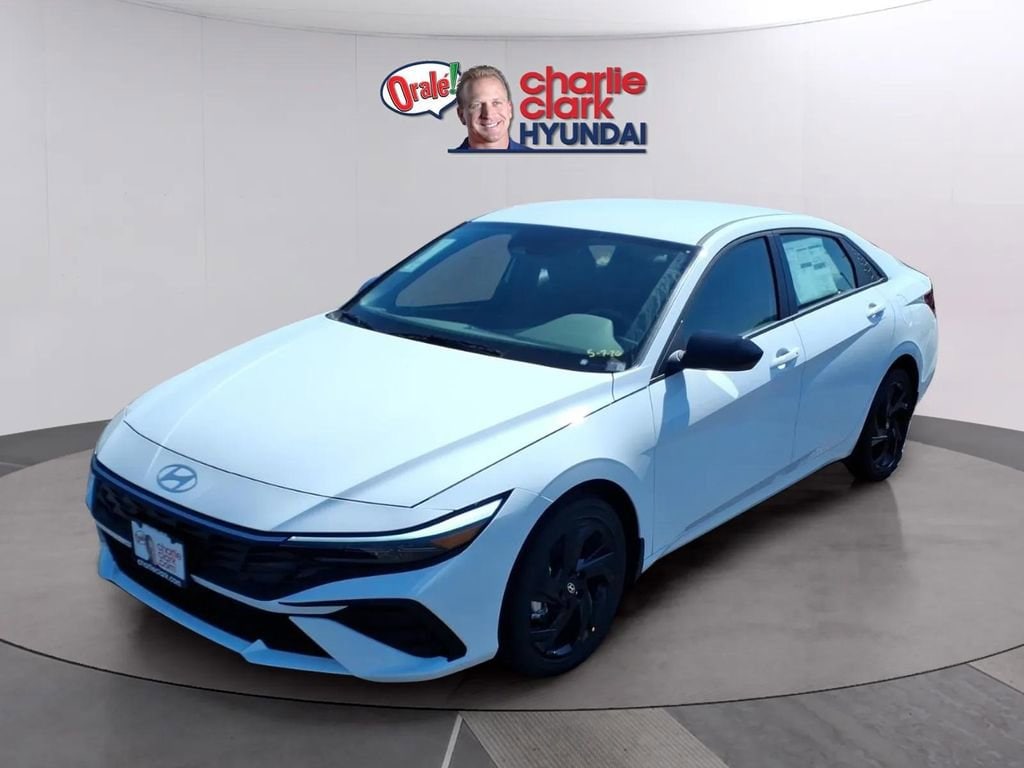 2026 Hyundai Elantra 2.0 SEL Sport IVT's photo