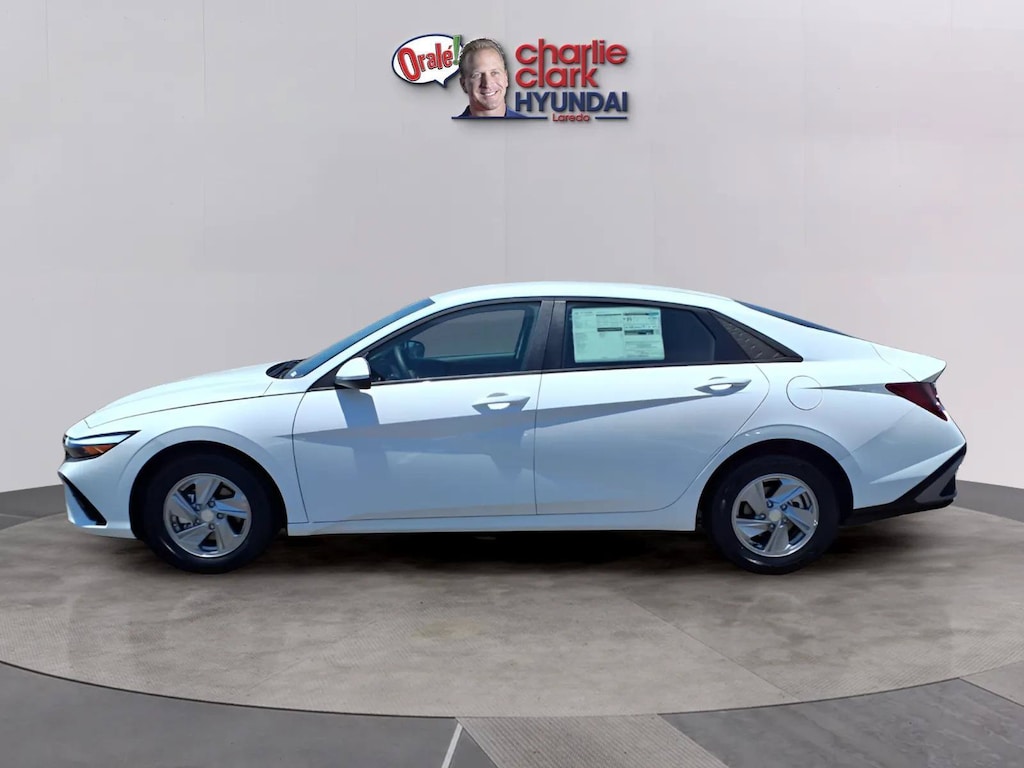 New 2026 Hyundai Elantra SE Sedan