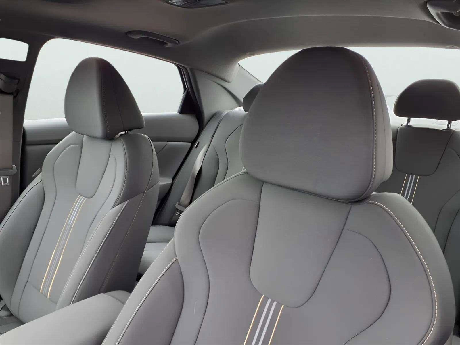2026 Hyundai Elantra SEL - Photo 13