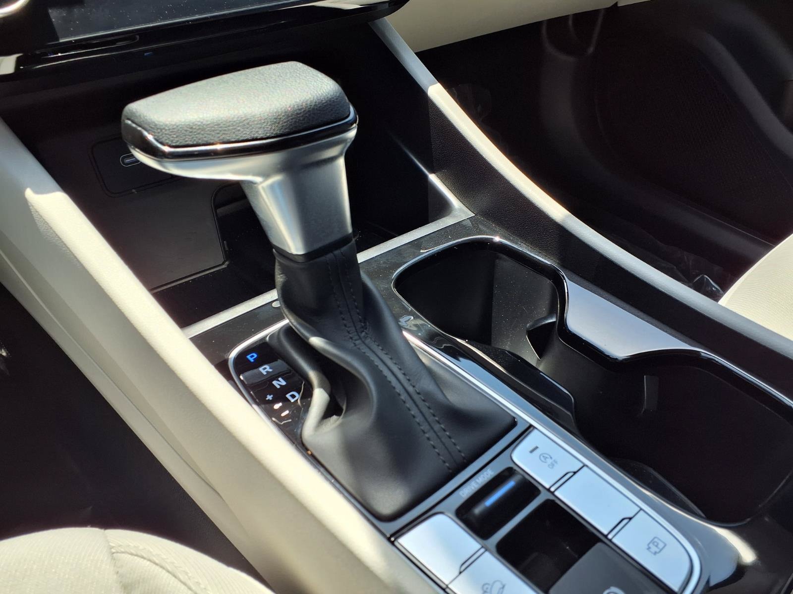 2025 Hyundai Tucson SEL - Photo 16