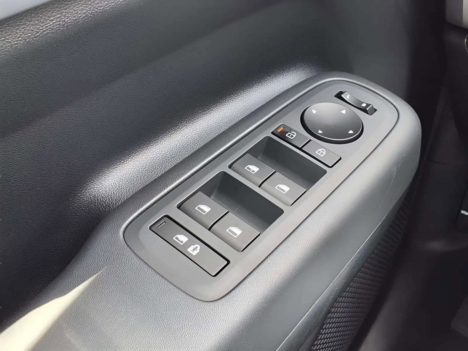 2026 Hyundai Santa Fe SE - Photo 18