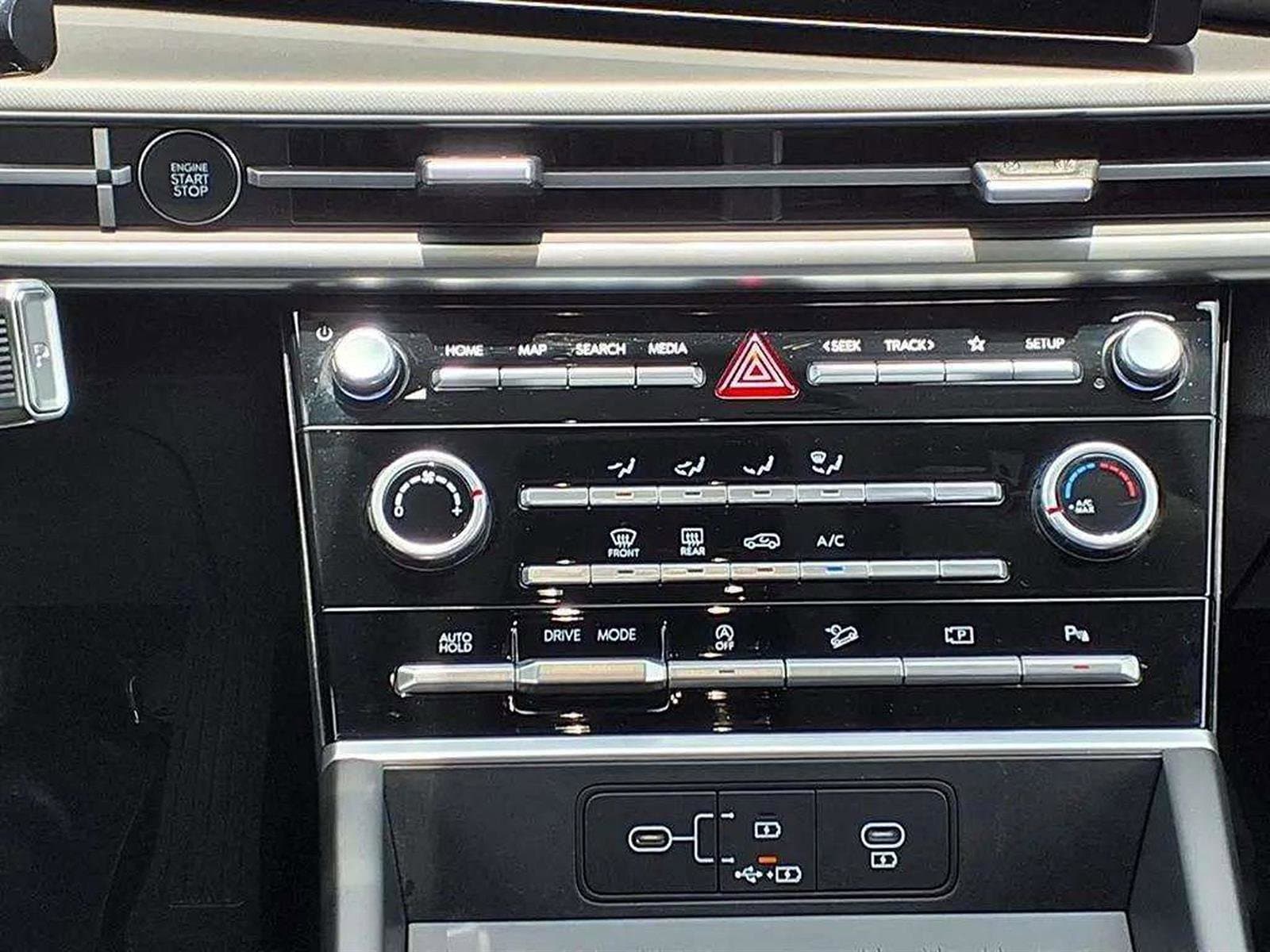 2026 Hyundai Santa Fe SE - Photo 14