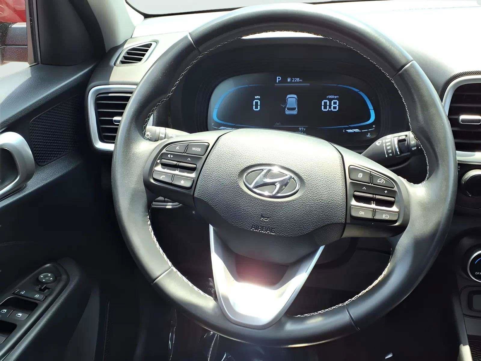 2024 Hyundai Venue SEL - Photo 16