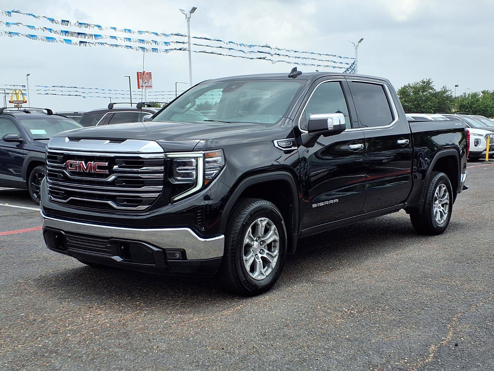 2025 GMC Sierra 4WD Crew Cab Short Box SLT's photo