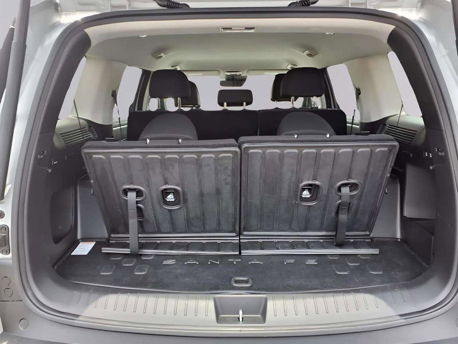 2026 Hyundai Santa Fe SE - Photo 9