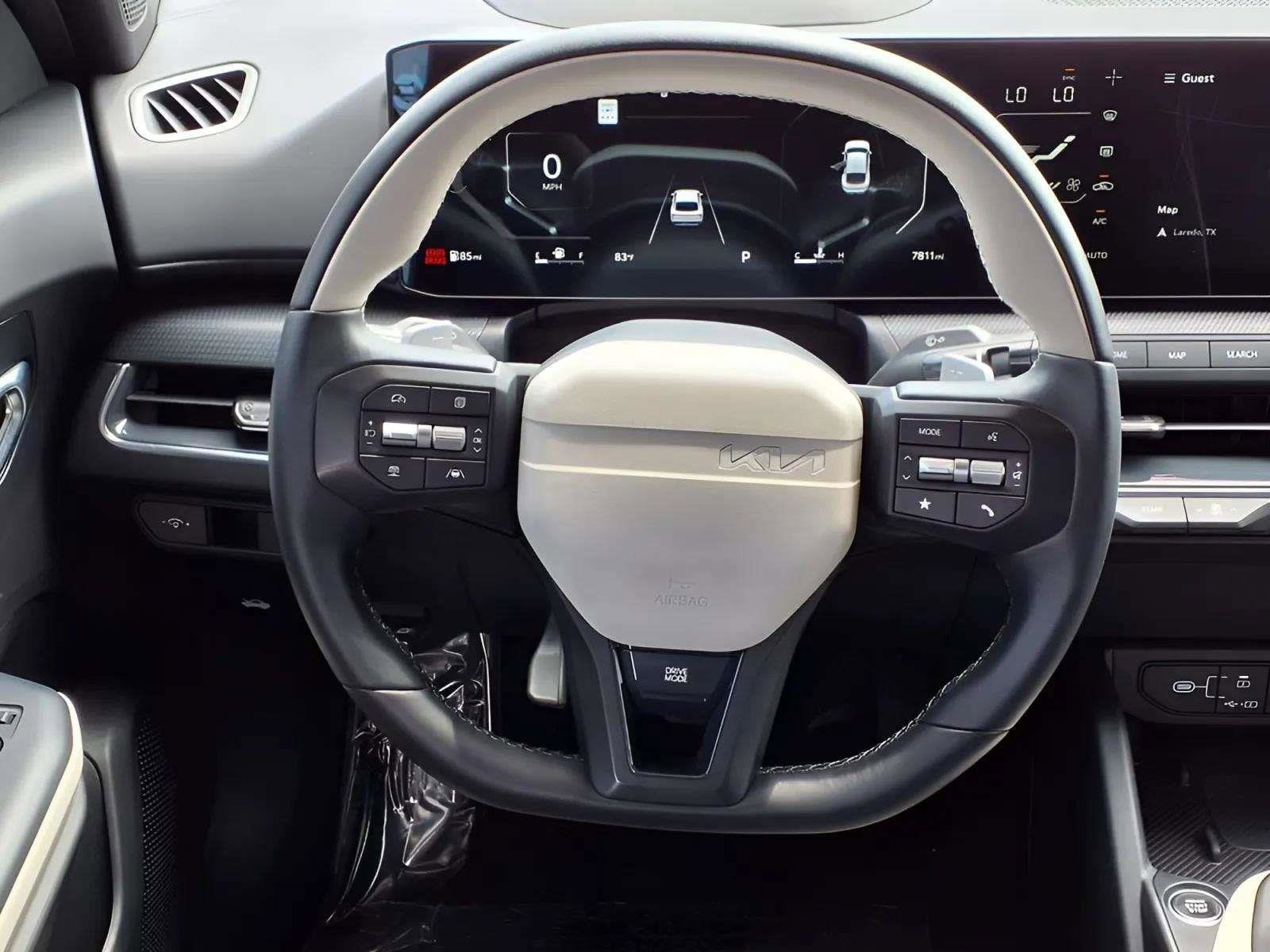 2025 Kia K4 GT-Line - Photo 18