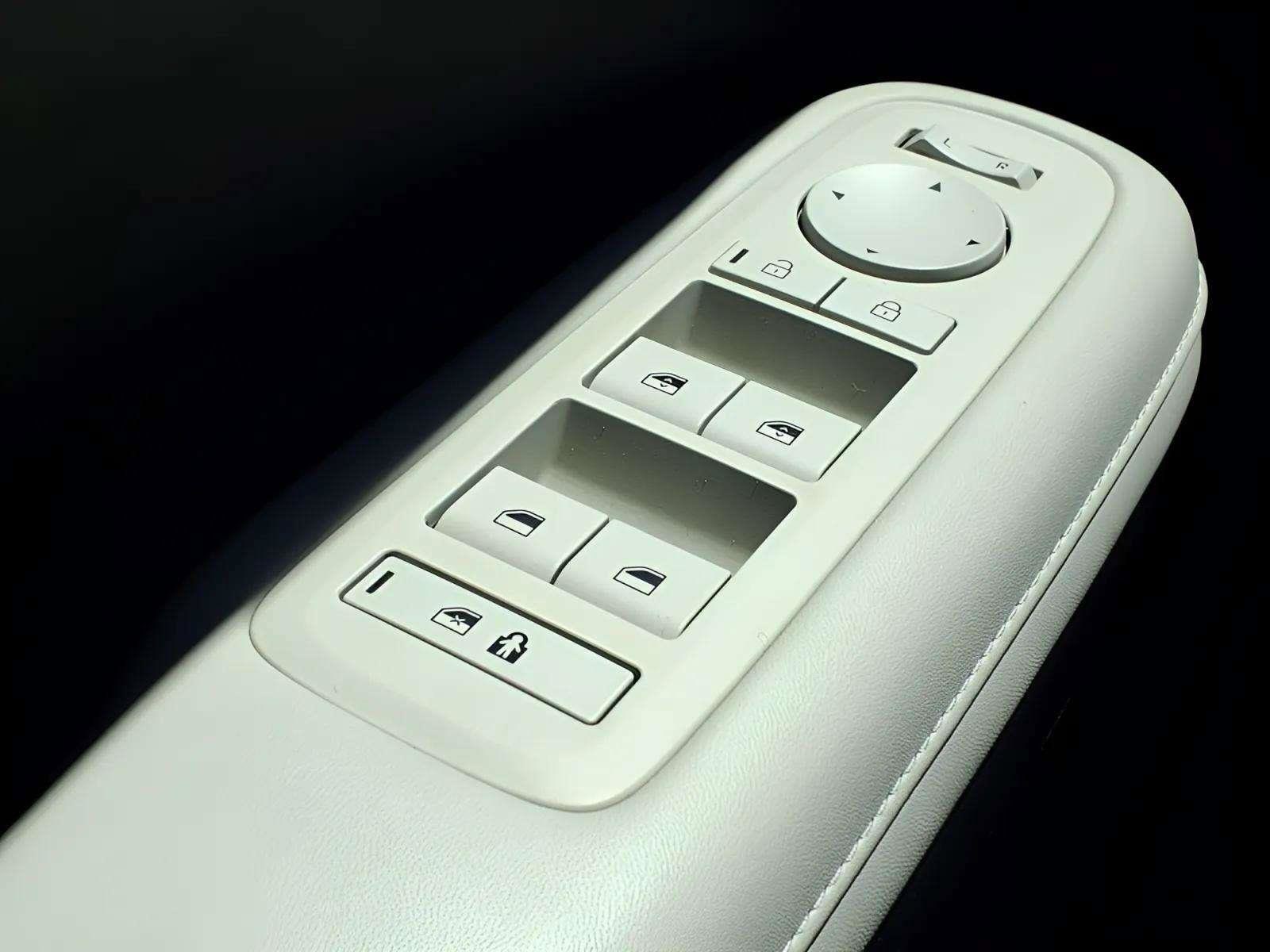 2025 Hyundai Santa Fe SEL - Photo 18