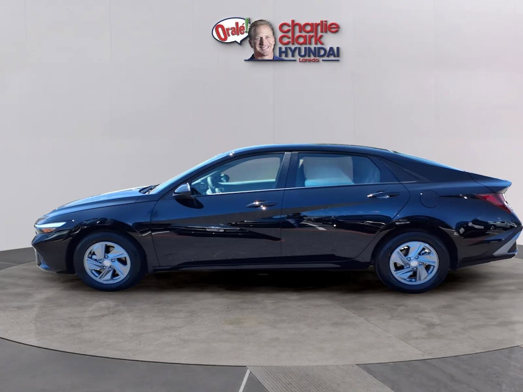 New 2026 Hyundai Elantra SE Sedan