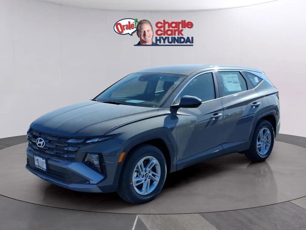 2026 Hyundai Tucson SE FWD's photo