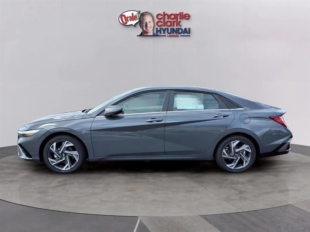 New 2025 Hyundai Elantra Limited Sedan