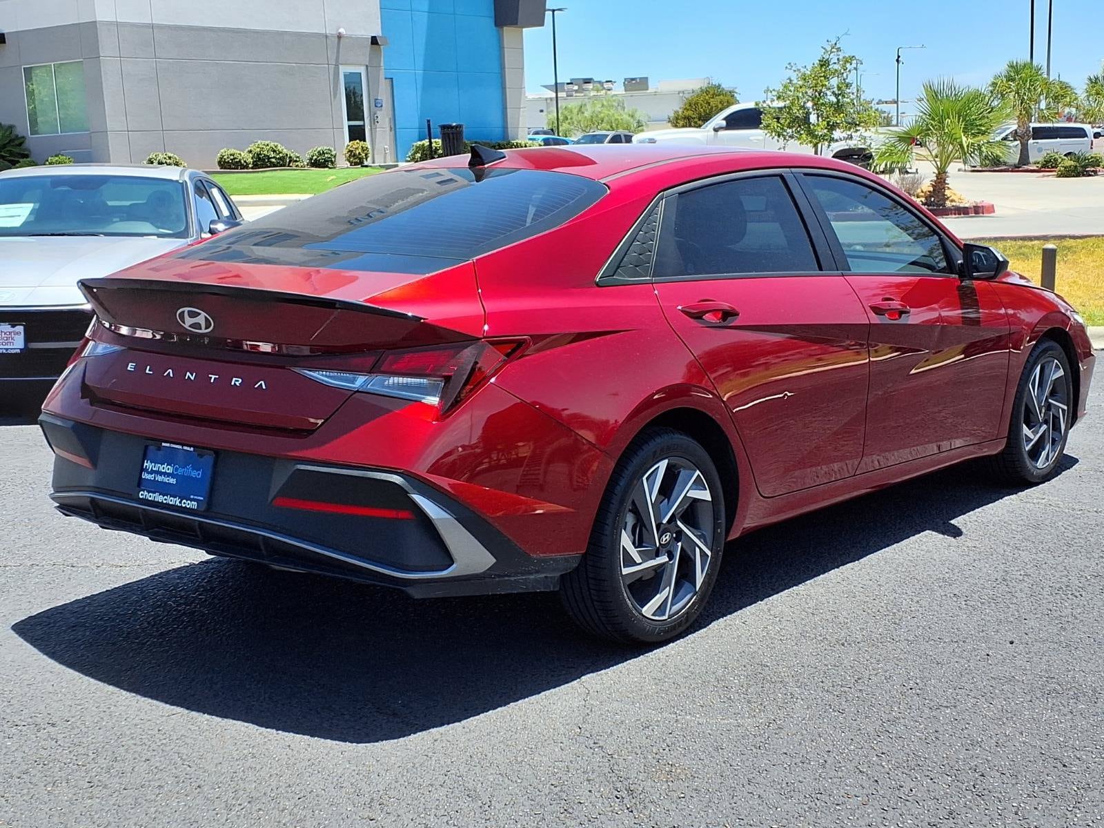 2025 Hyundai Elantra SEL - Photo 7