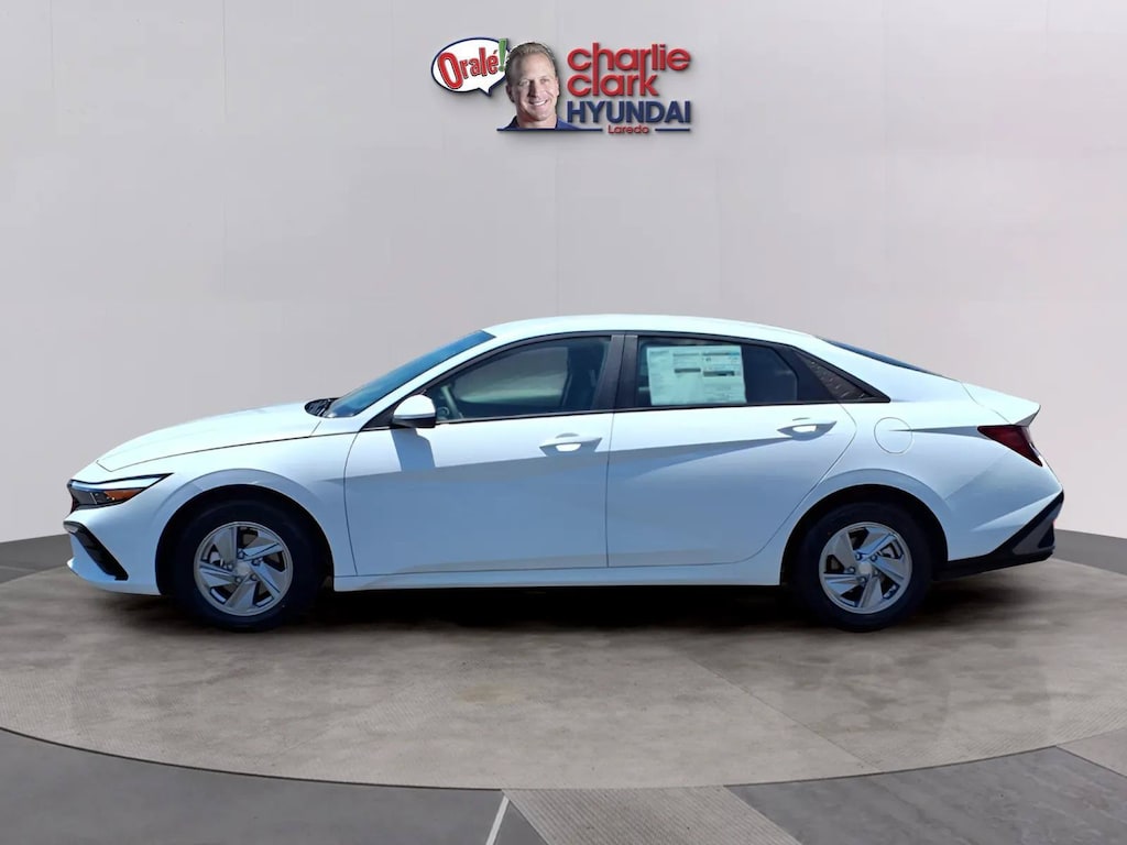New 2026 Hyundai Elantra SE Sedan