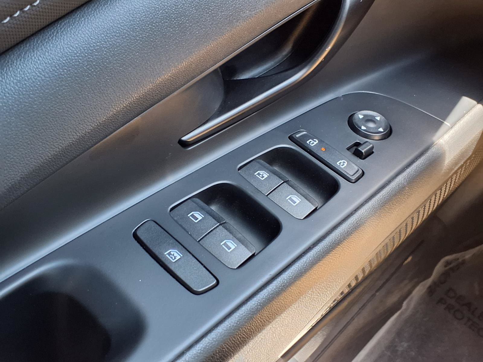 2025 Hyundai Elantra SEL - Photo 18