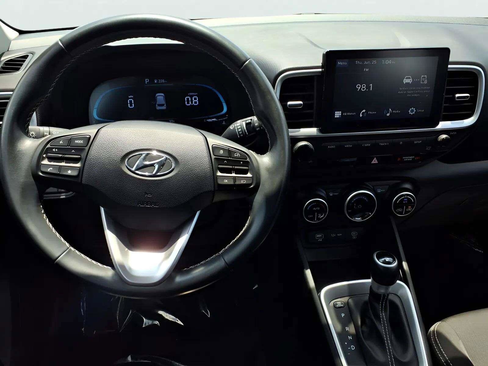 2024 Hyundai Venue SEL - Photo 9