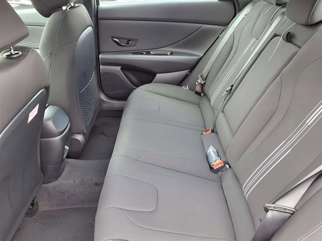 2026 Hyundai Elantra SEL - Photo 9
