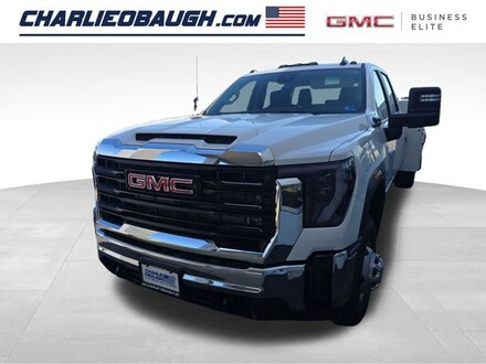 2026 GMC Sierra 3500 HD Chassis Cab Pro Truck