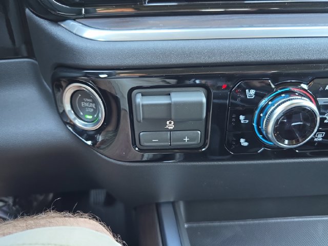 2026 GMC Sierra 1500 SLT - Photo 23