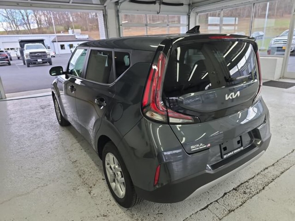 Used 2025 Kia Soul LX Crossover