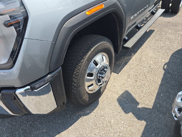 2026 GMC Sierra 3500HD Pro - Photo 8