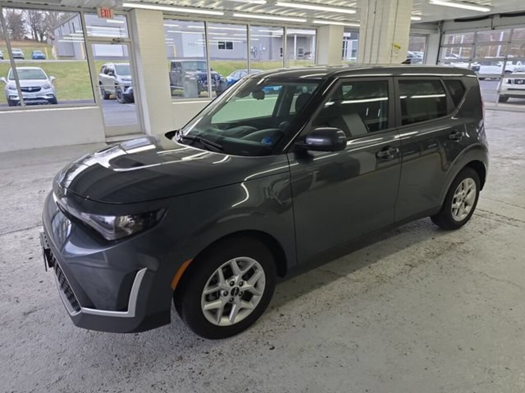 Used 2025 Kia Soul LX Crossover