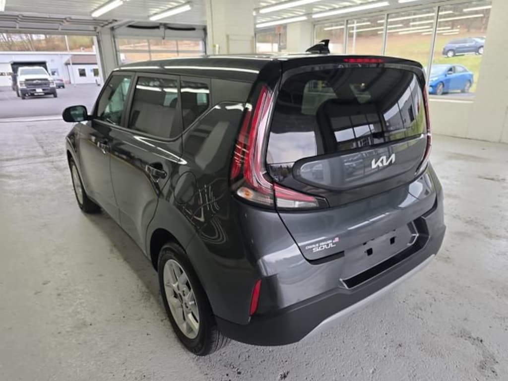 Used 2025 Kia Soul LX Crossover
